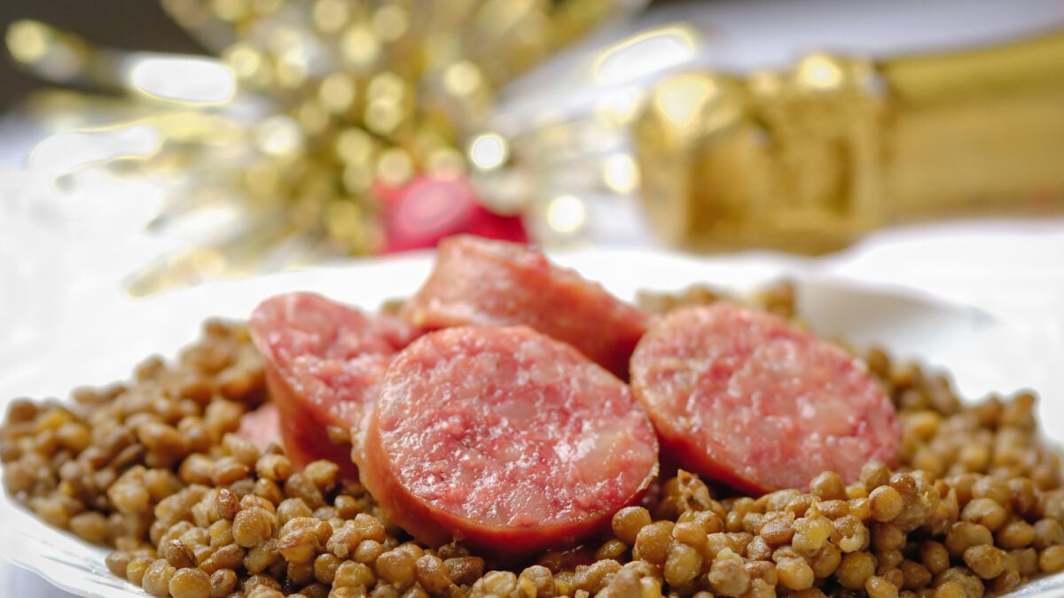 Zampone anticamera del Lambrusco. E a Firenze si staglia l’ombra del Troja
