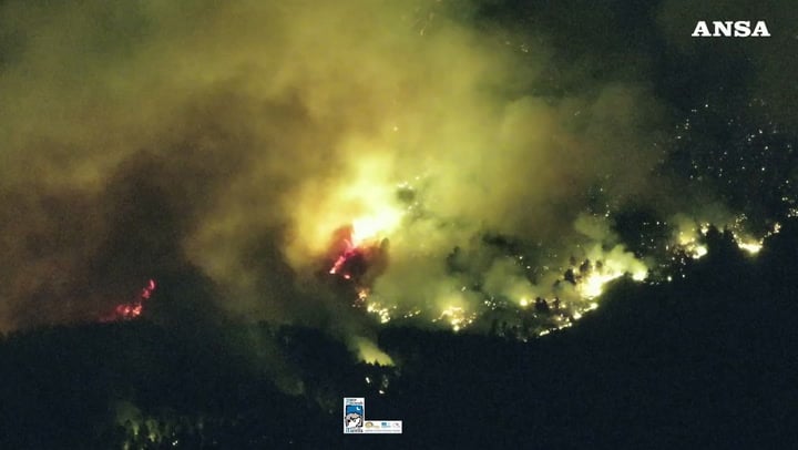 Incendi in Abruzzo, le fiamme sul Monte Morrone viste dalle termocamere
