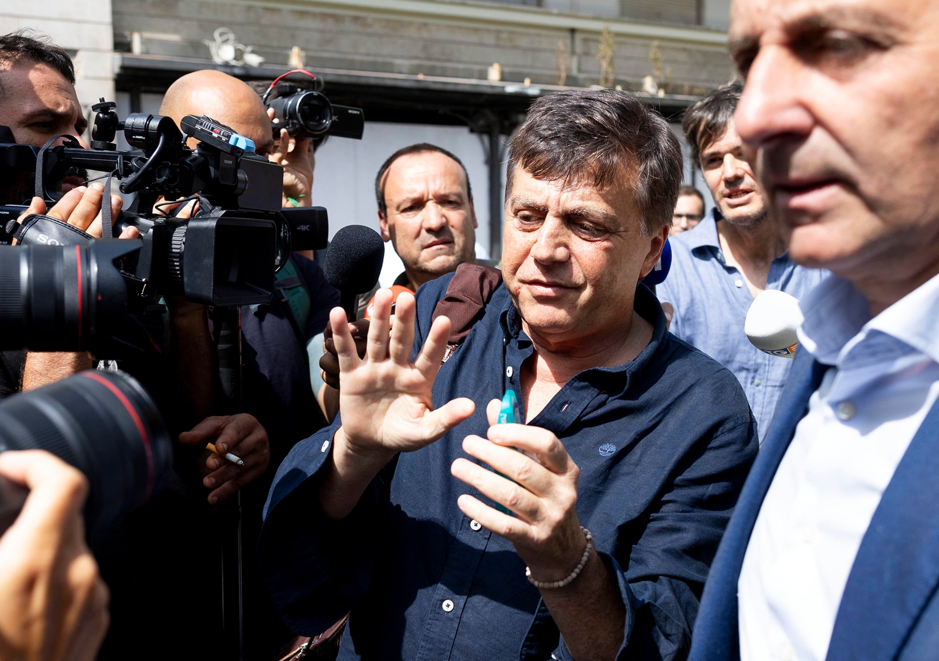 chiesi di sparare sulla villa di sig lavitola non incanta il gip resta in cella da Laverita.info chiesi di sparare sulla villa di sig lavitola non incanta il gip resta in cella