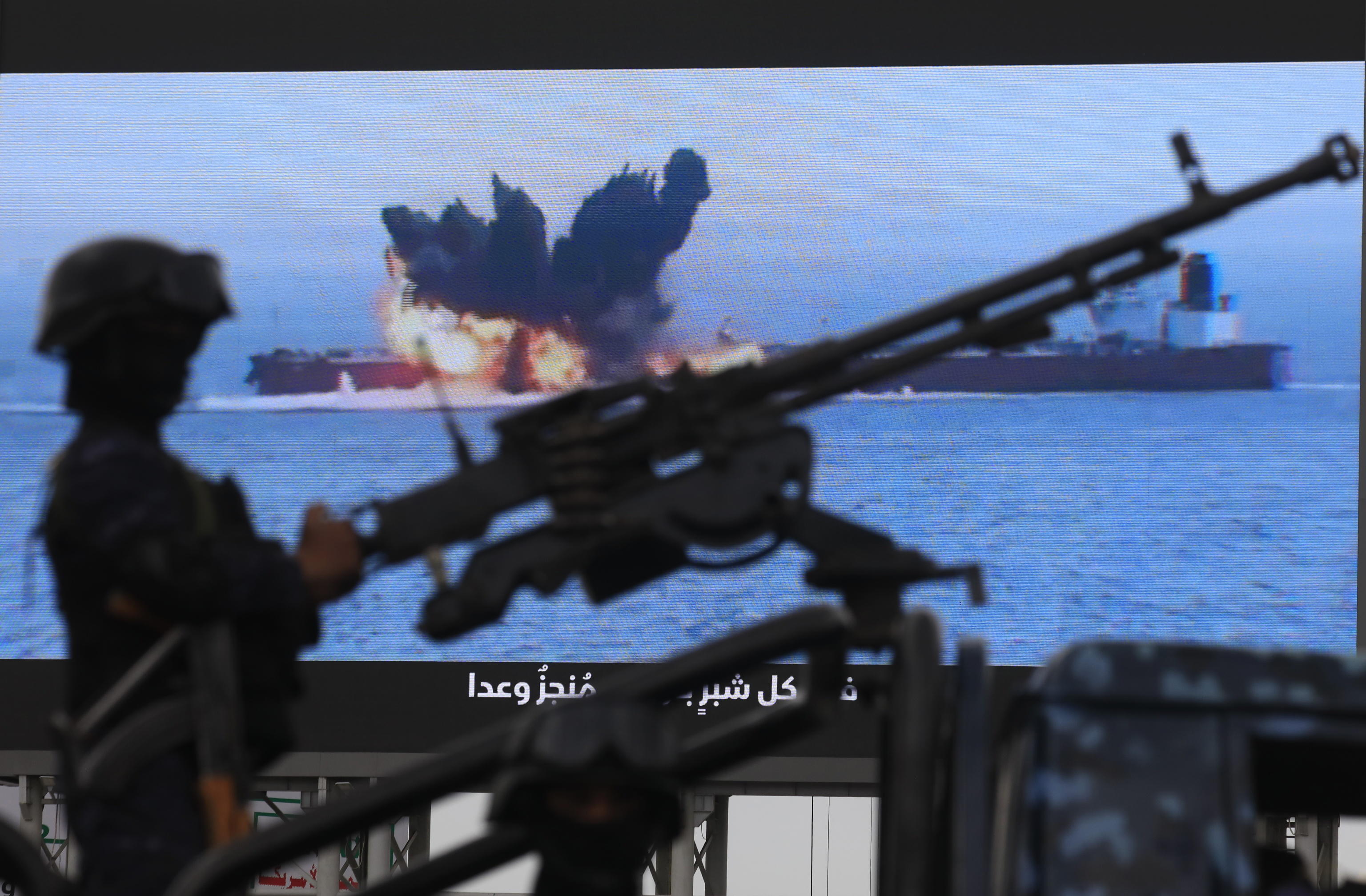 Nave italiana scorta mercantili nel Mar Rosso, in missione per garantire sicurezza marittima