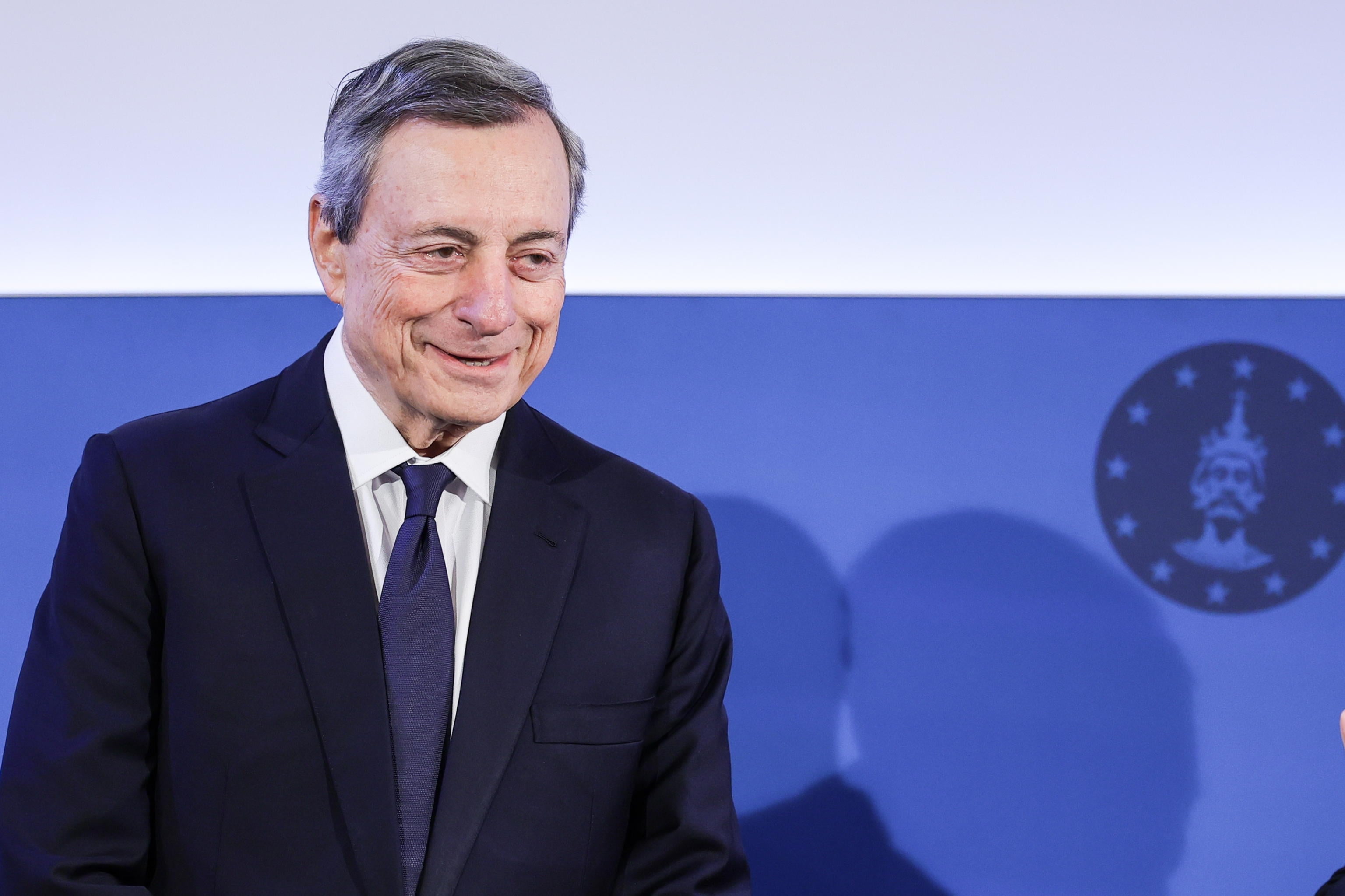 caro draghi le sue lezioncine le vengono meglio da ginevra da Laverita.info caro draghi le sue lezioncine le vengono meglio da ginevra