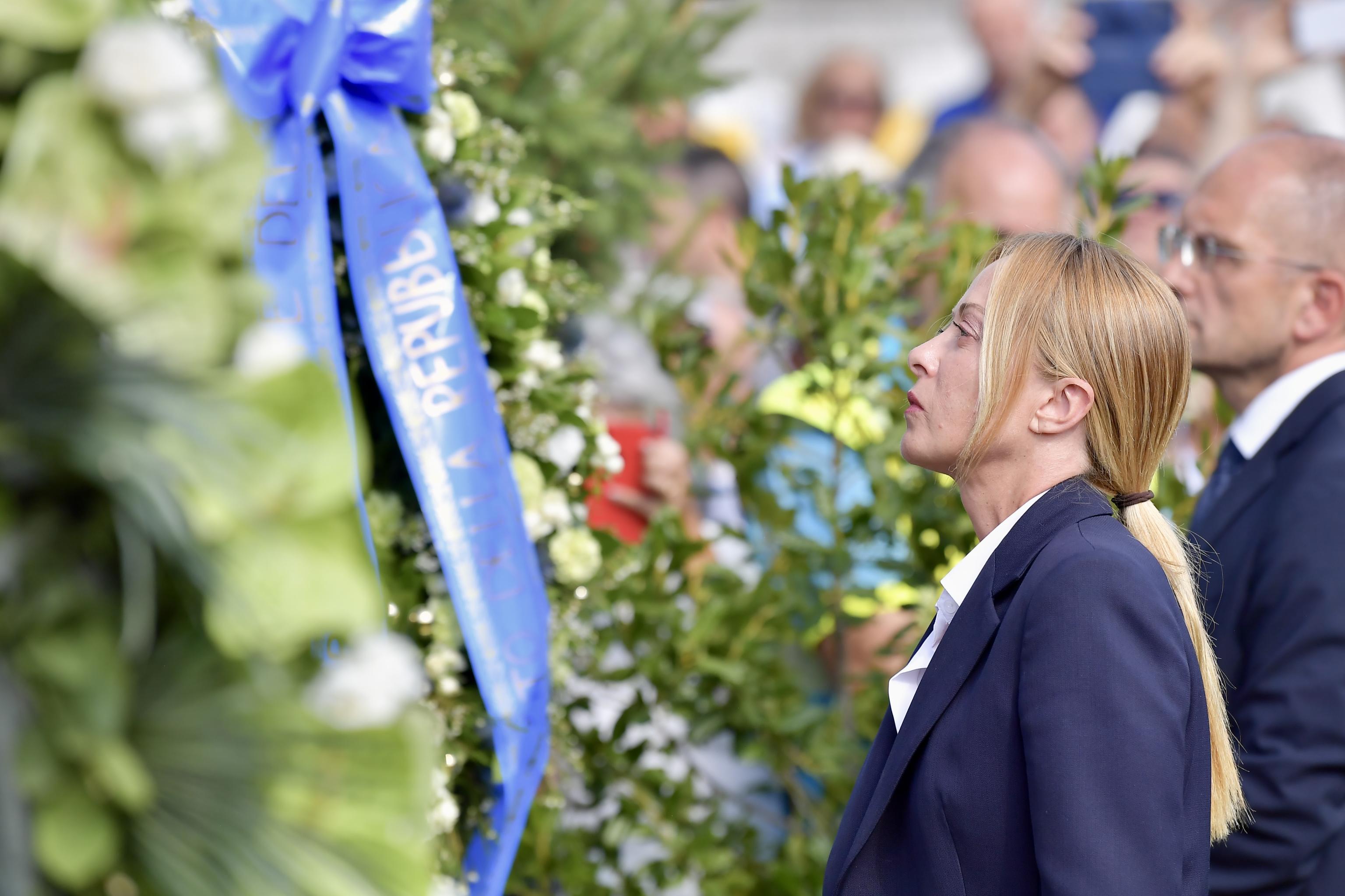 applausi per giorgia che ad amatrice incontra le vittime da Laverita.info applausi per giorgia che ad amatrice incontra le vittime