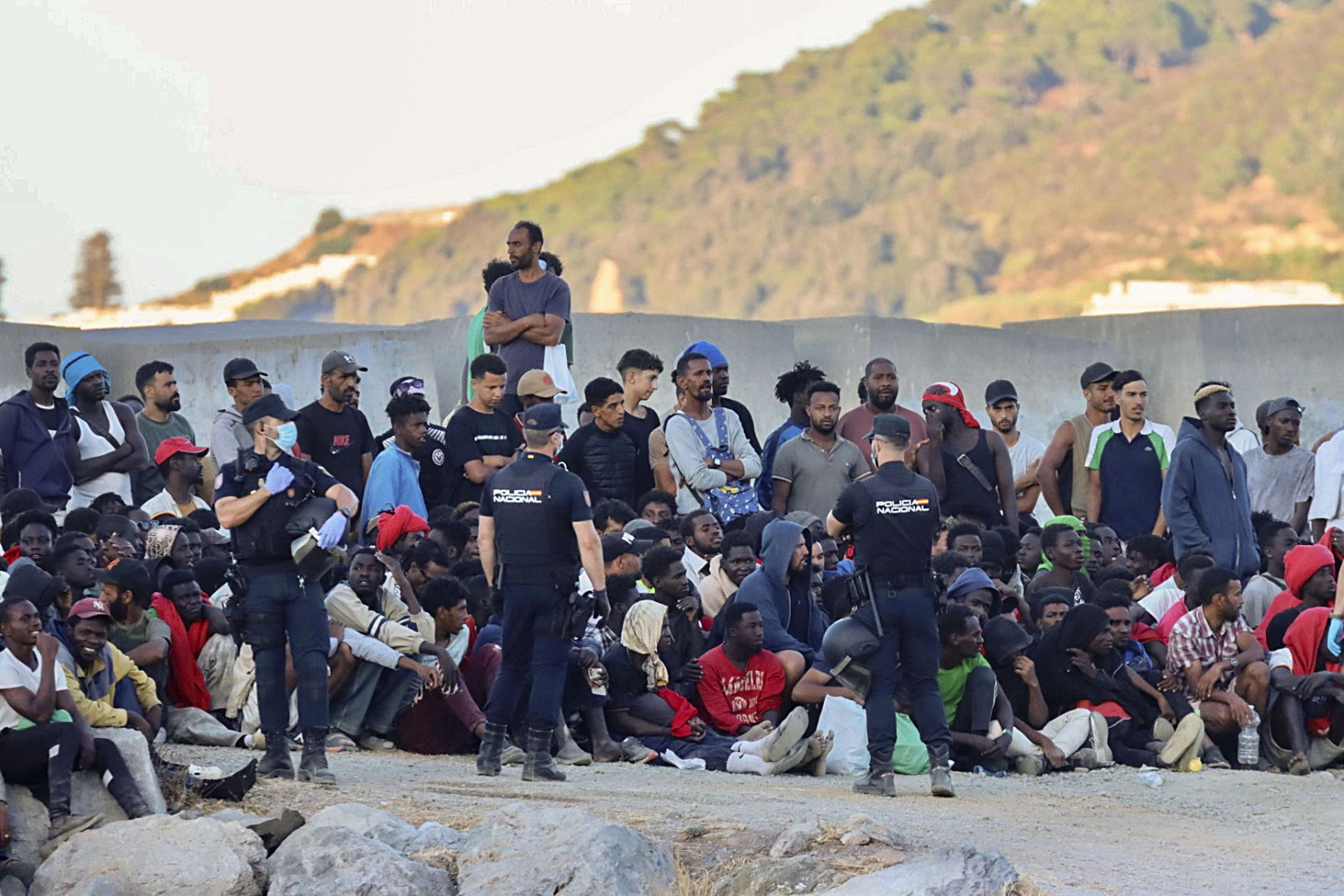 https://www.laverita.info/wp-content/uploads/2026/08/migranti-ceuta-1.jpg