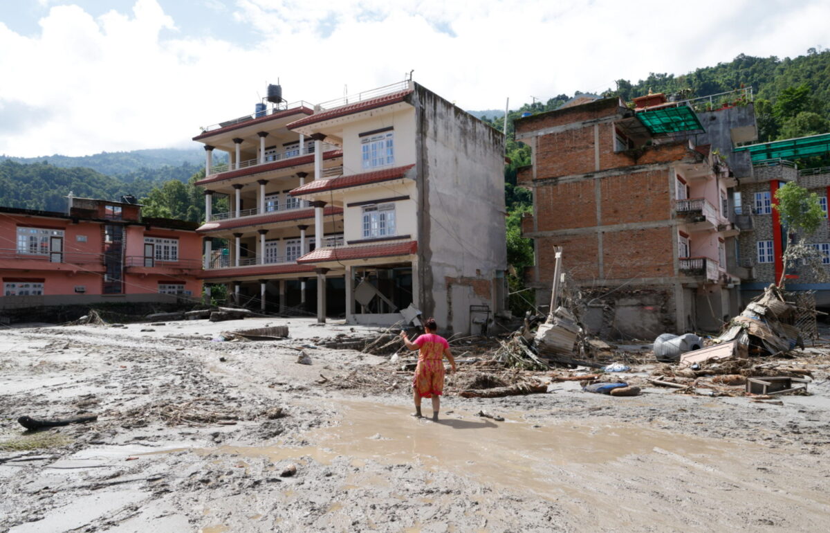 In Nepal 1.400 dispersi e 400 morti: «Onde enormi a pochi metri da noi»