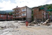 In Nepal 1.400 dispersi e 400 morti: «Onde enormi a pochi metri da noi»