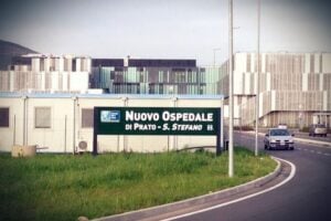 Marocchino fermato tenta la fuga. L’agente spara alle gambe: indagato