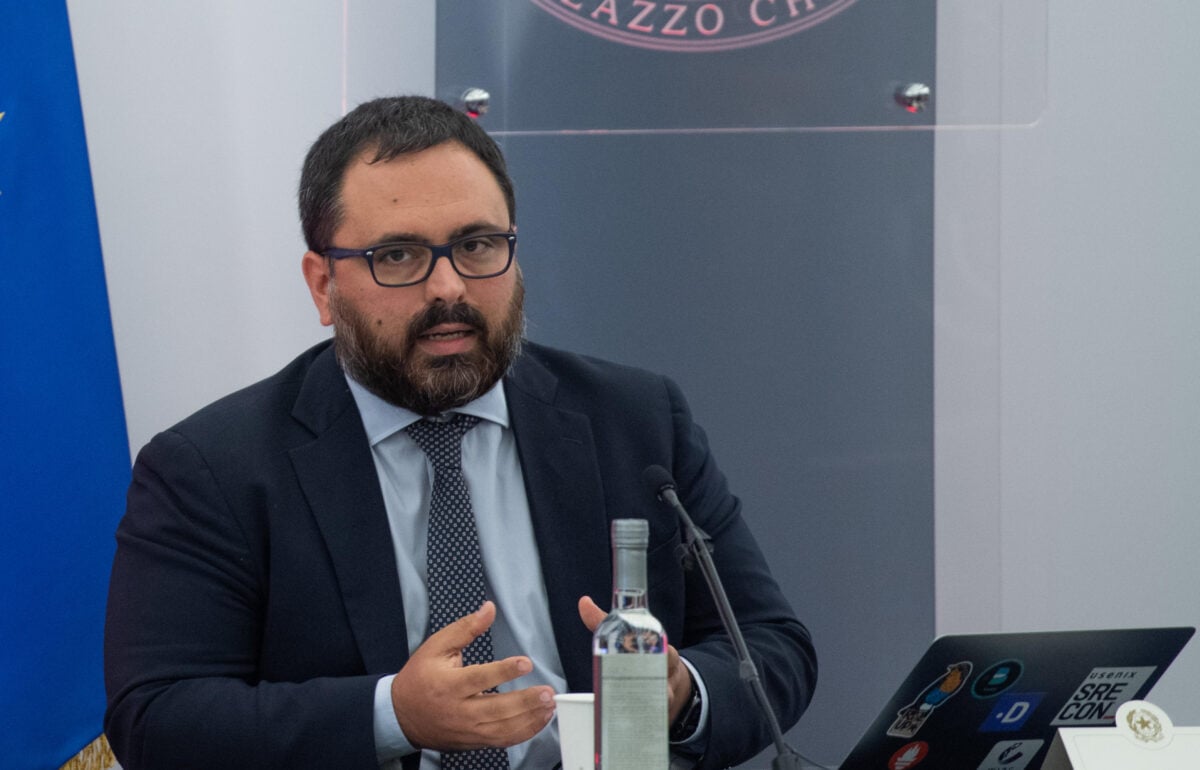 Paolo De Rosa alla conferenza stampa della Strategia Cloud Italia