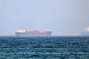 Navi mercantili nello Stretto di Hormuz