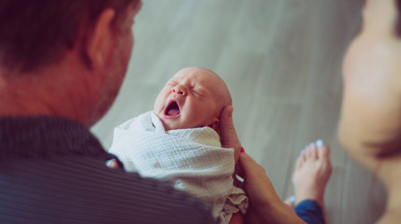 Translattazione ultima follia: persino i maschi devono poter nutrire al seno