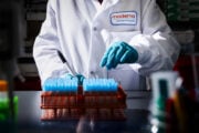 Convince il farmaco antimelanoma di Moderna: il titolo vola in Borsa