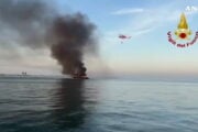 yacht incendio