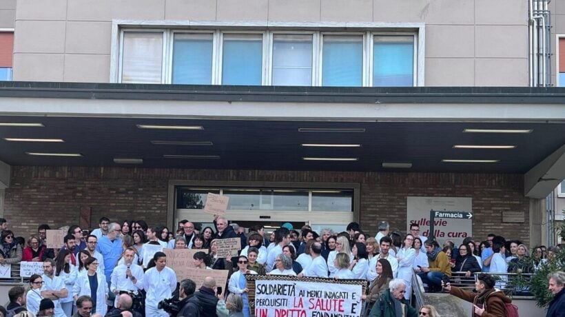Già nel 2023 i dottori disobbedienti teorizzavano la «resistenza civile»
