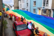 I Campi Flegrei spostano Pozzuoli. Il Pride invece può tirare dritto