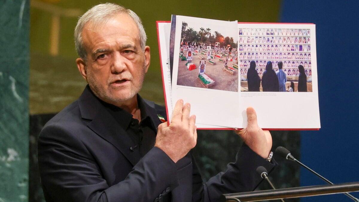 L’Iran ringhia però tende la mano: «Pronti al dialogo, siamo vittime»