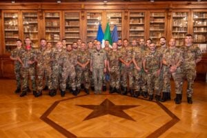 Esercito, 24 militari premiati per aver salvato vite: «Siete motivo di orgoglio per il Paese»