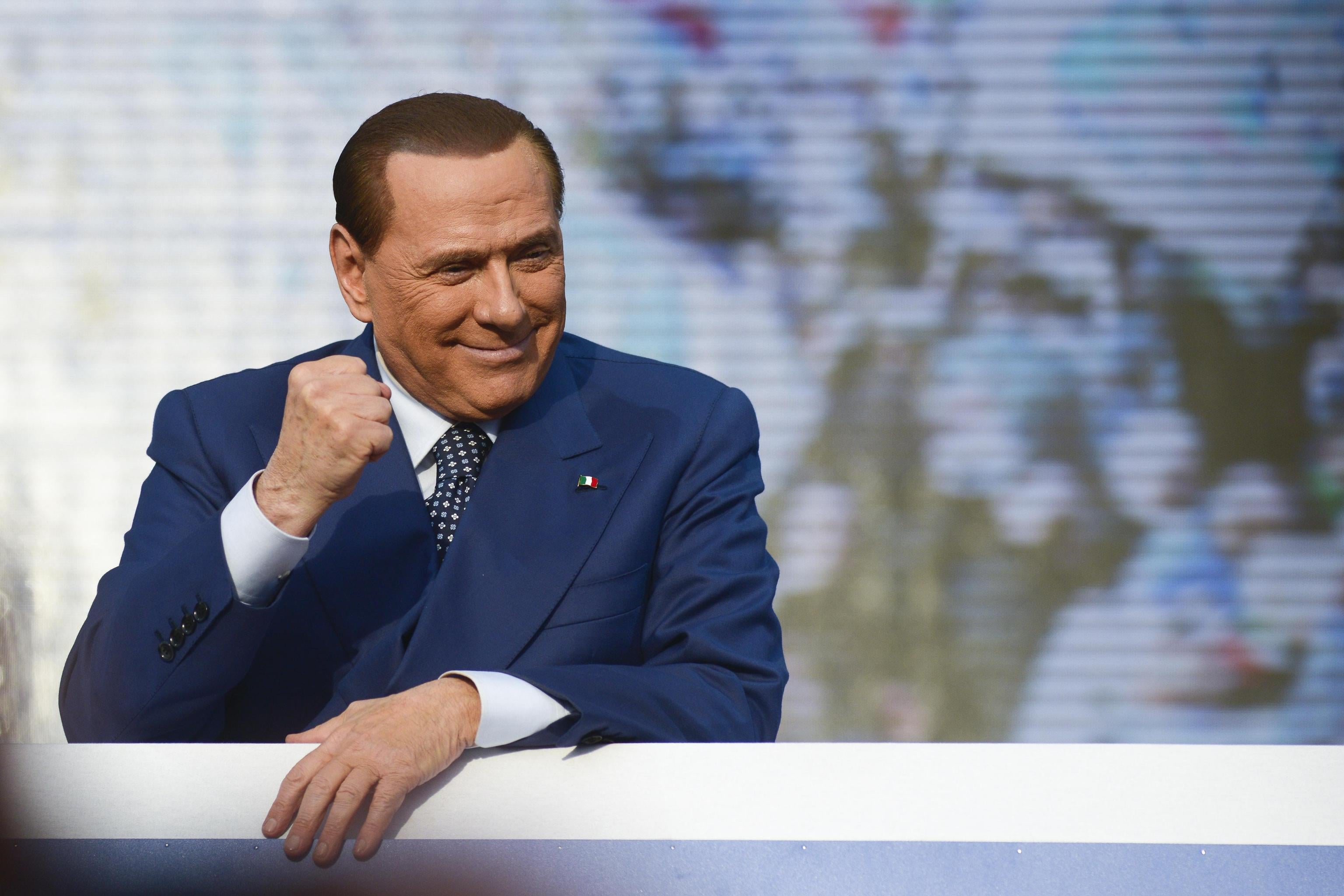 i 90 anni di berlusconi troppo umano per sconfiggere pure i tecnocrati da Laverita.info i 90 anni di berlusconi troppo umano per sconfiggere pure i tecnocrati
