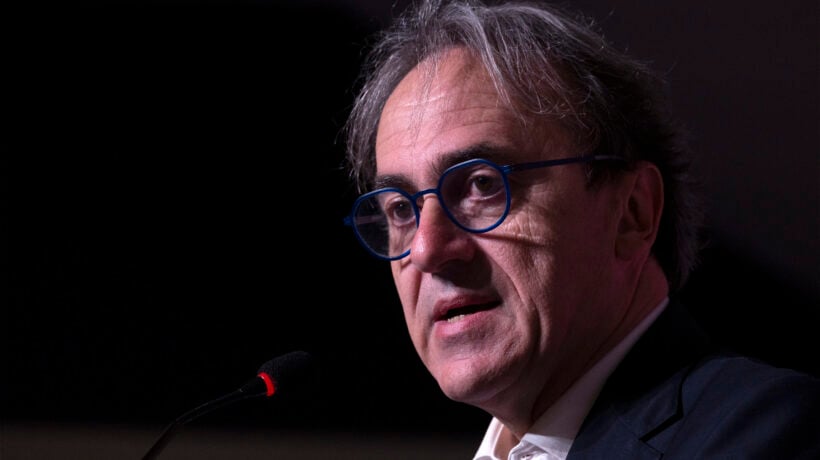 Il colmo per l’anticapitalista Bonelli: comprare azioni della big dei vaccini