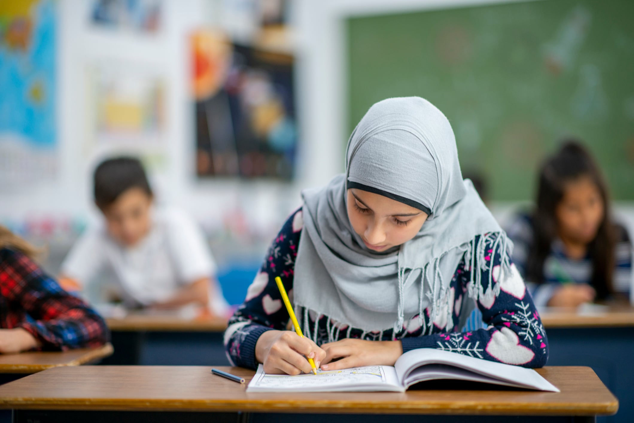 il quirinale non sfonda a scuola 232 burqa ciao da Laverita.info il quirinale non sfonda a scuola 232 burqa ciao