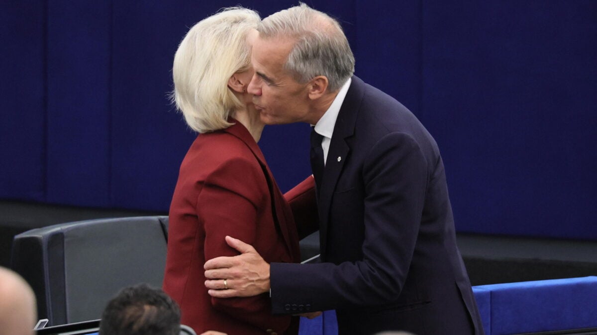Carney e von der Leyen in idillio. Trump minaccia dazi