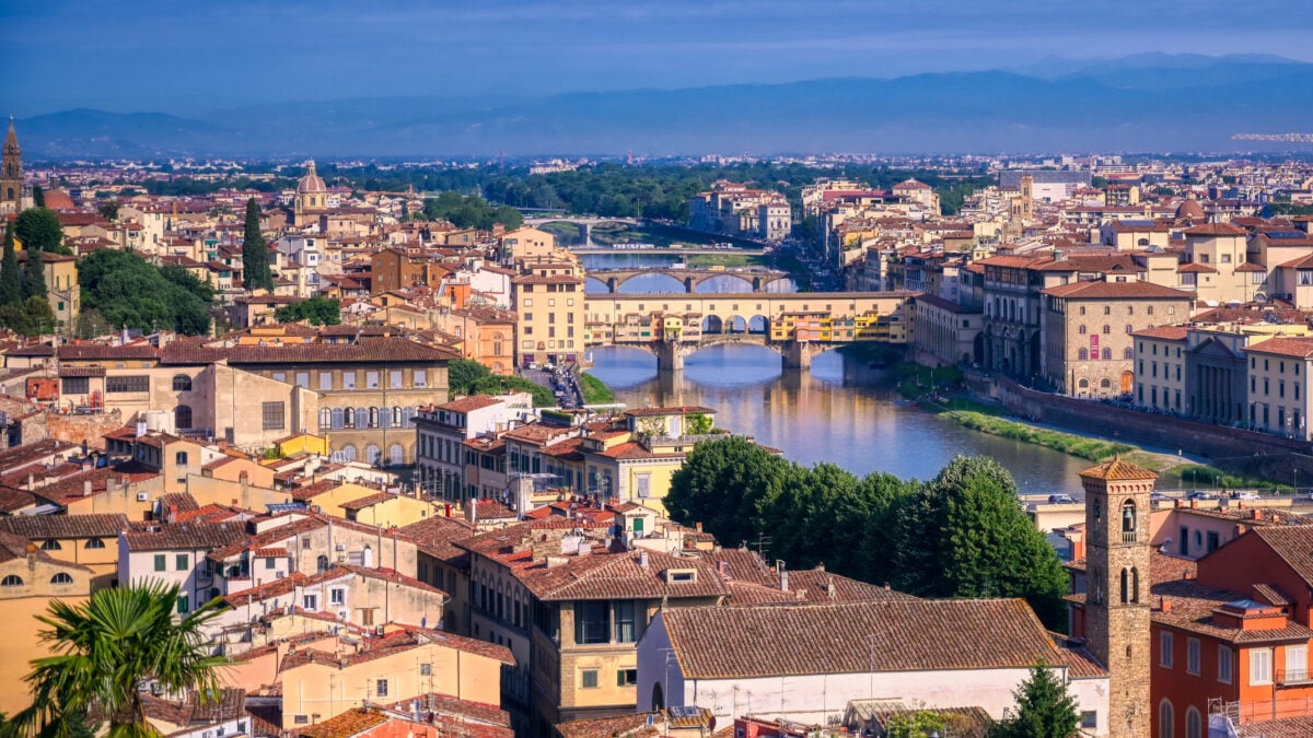 Rialzo dei tassi e veti agli affitti brevi. L’Europa blocca il mercato della casa