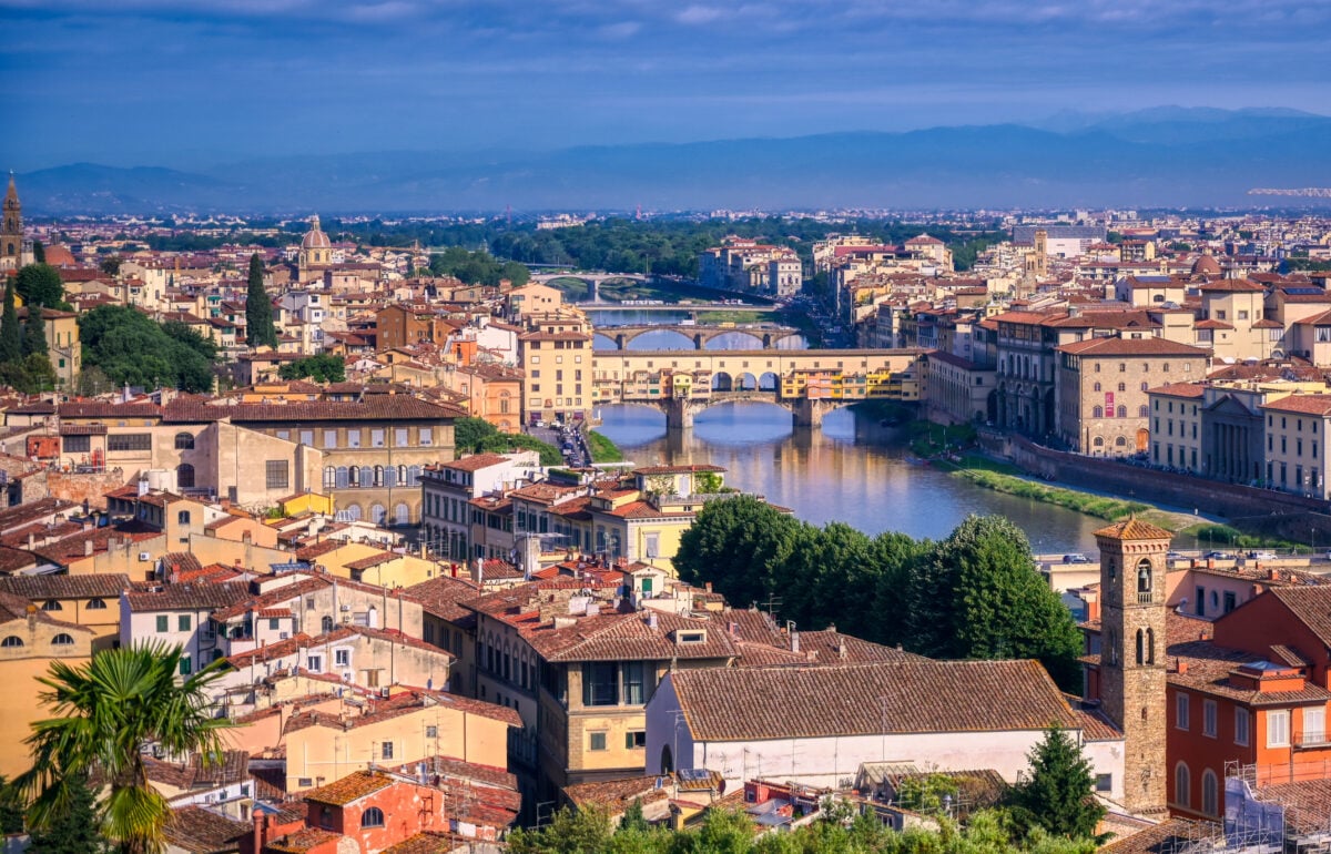 Rialzo dei tassi e veti agli affitti brevi. L’Europa blocca il mercato della casa