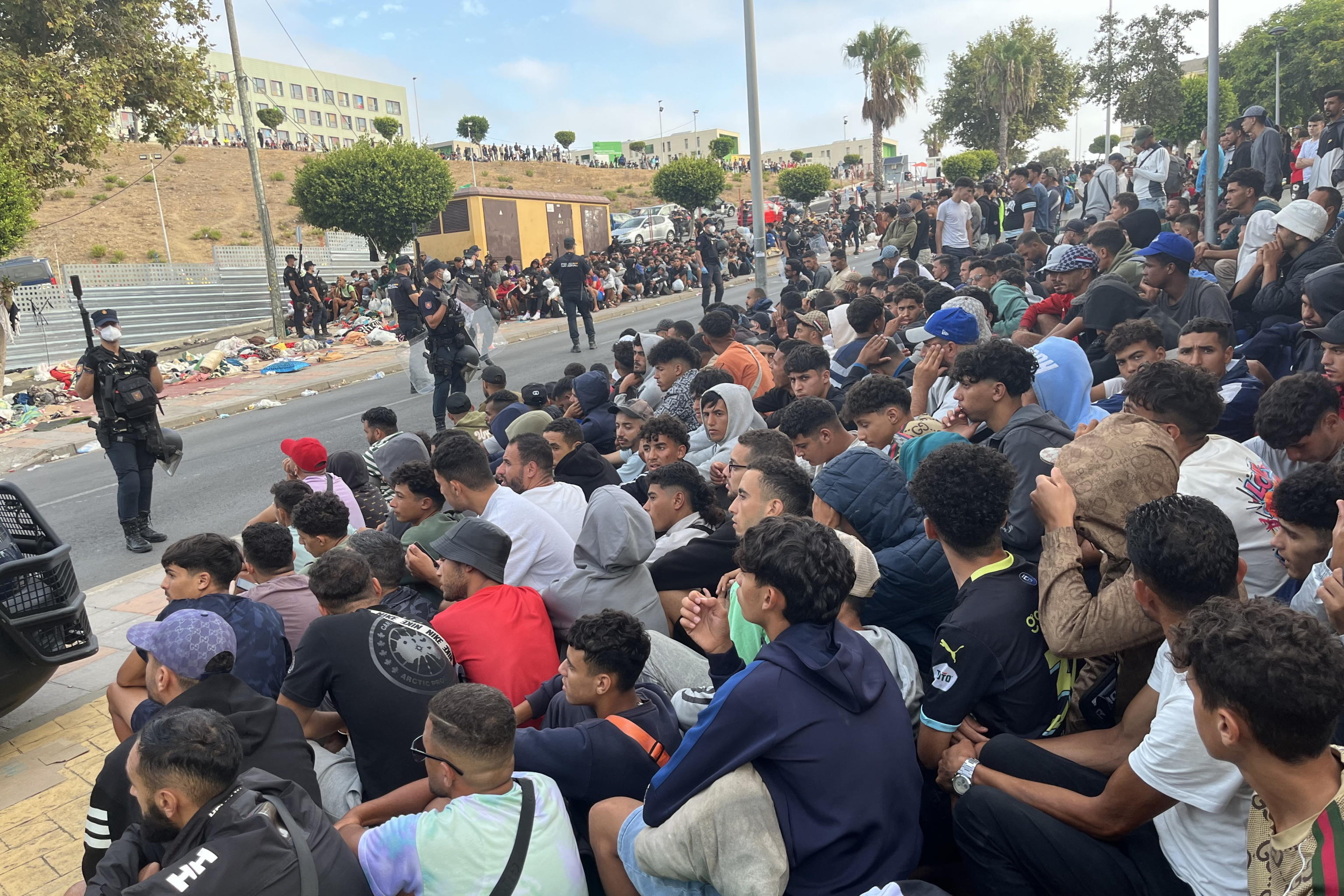 a ceuta migranti stuprati da altri migranti da Laverita.info a ceuta migranti stuprati da altri migranti