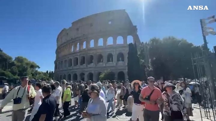 chiuso il colosseo dopo la morte dell8217operaio da Laverita.info chiuso il colosseo dopo la morte dell8217operaio