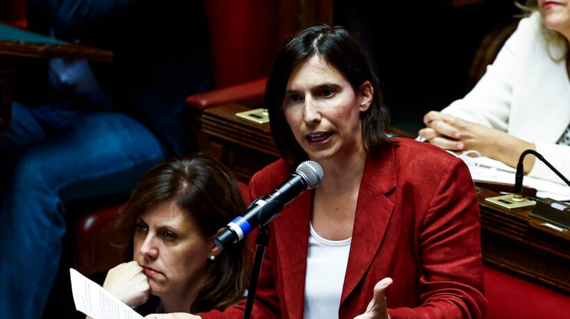 Schlein equilibrista tra i riformisti del Pd e il Conte pigliatutto. E De Luca va da Renzi