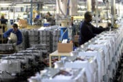I cinesi svuotano il frigo di Electrolux e spostano in Asia la produzione
