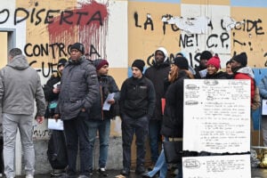 Il manuale per evitare l’espulsione: «puntare sulla sofferenza psichica»