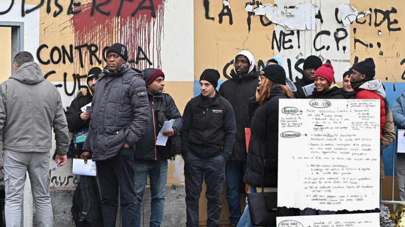 Il manuale per evitare l’espulsione: «puntare sulla sofferenza psichica»