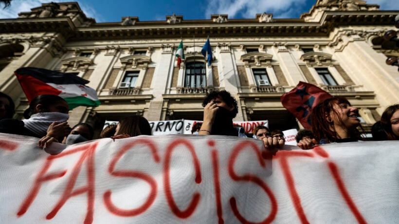 L’inganno dialettico del fascismo eterno si combatte solo fregandosene