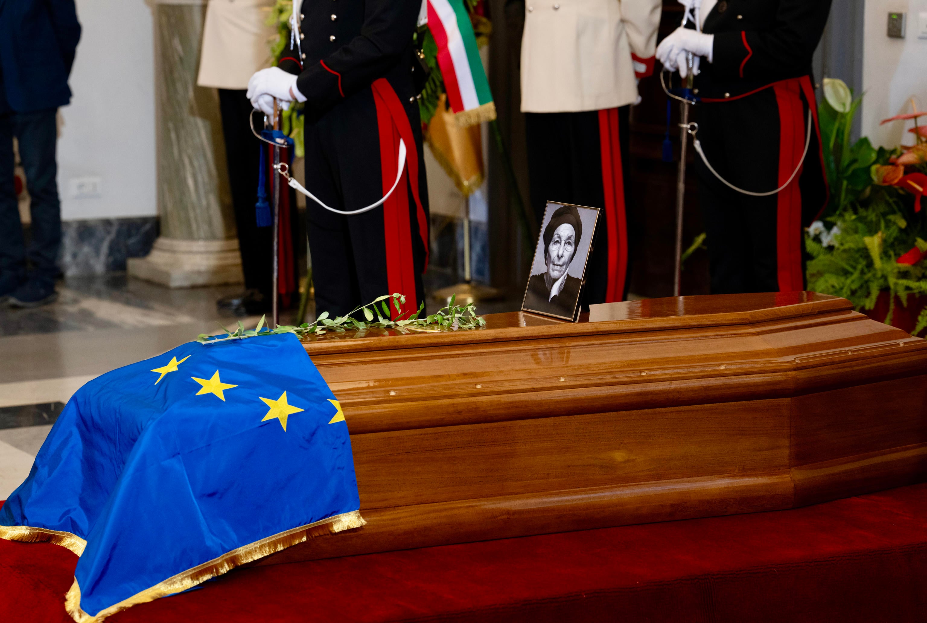dalla bonino a ciampi l8217europeismo va bene solo per i funerali da Laverita.info dalla bonino a ciampi l8217europeismo va bene solo per i funerali