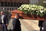 Funerali di Sandro Mazzola, il feretro in Sant’Ambrogio