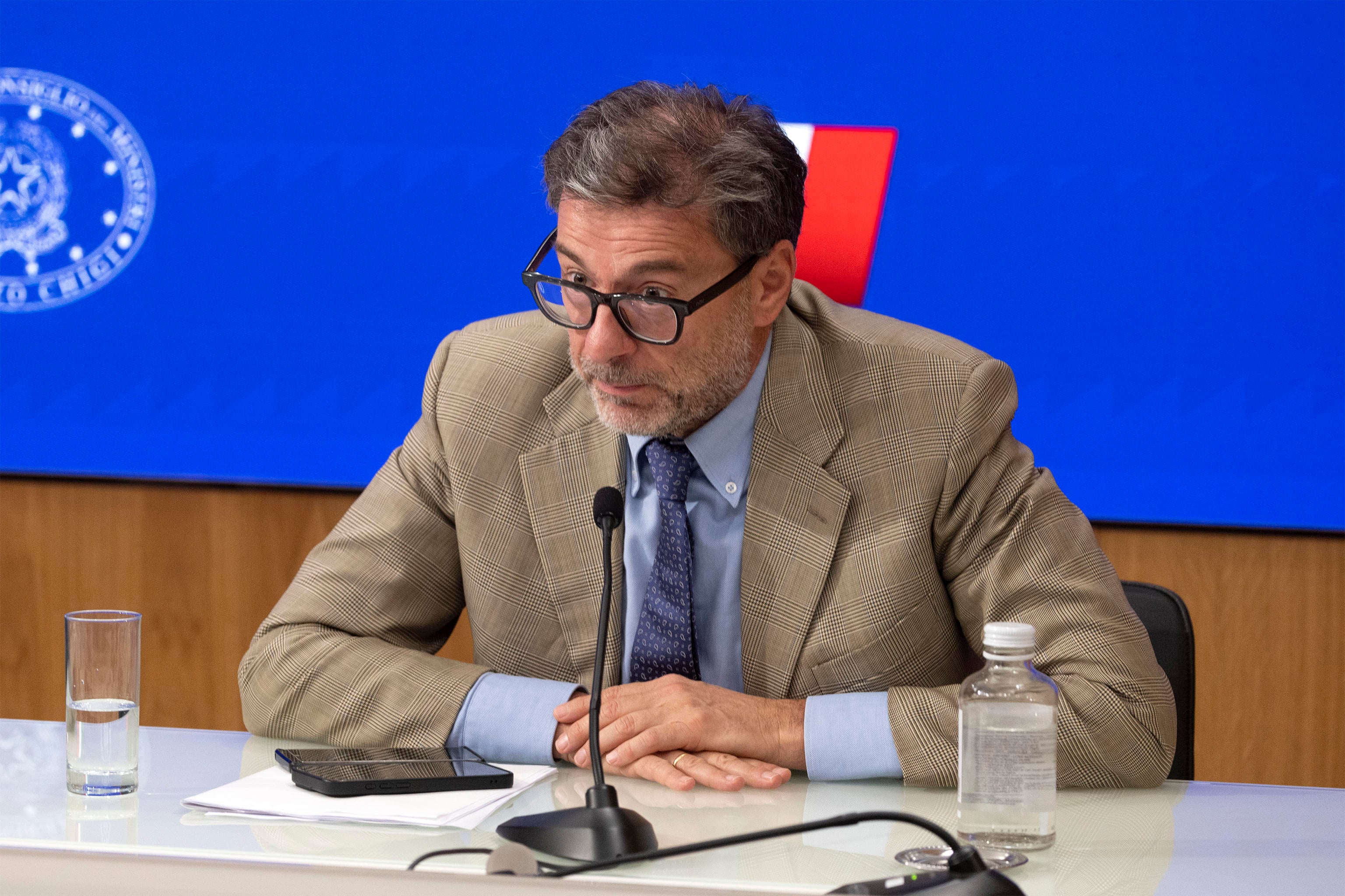 il deficit resta al 31 l8217italia rimane sotto la tagliola ue da Laverita.info il deficit resta al 31 l8217italia rimane sotto la tagliola ue