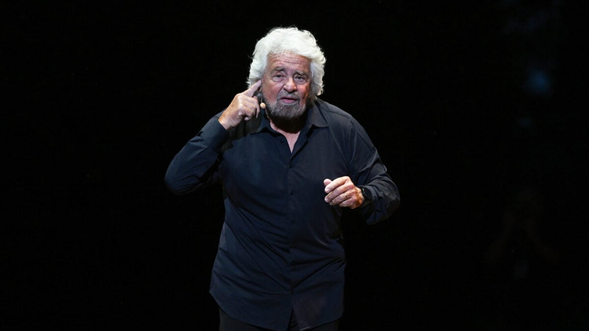 Grillo scopre la politica dei due forni: cena con Pechino e pranzo con Musk