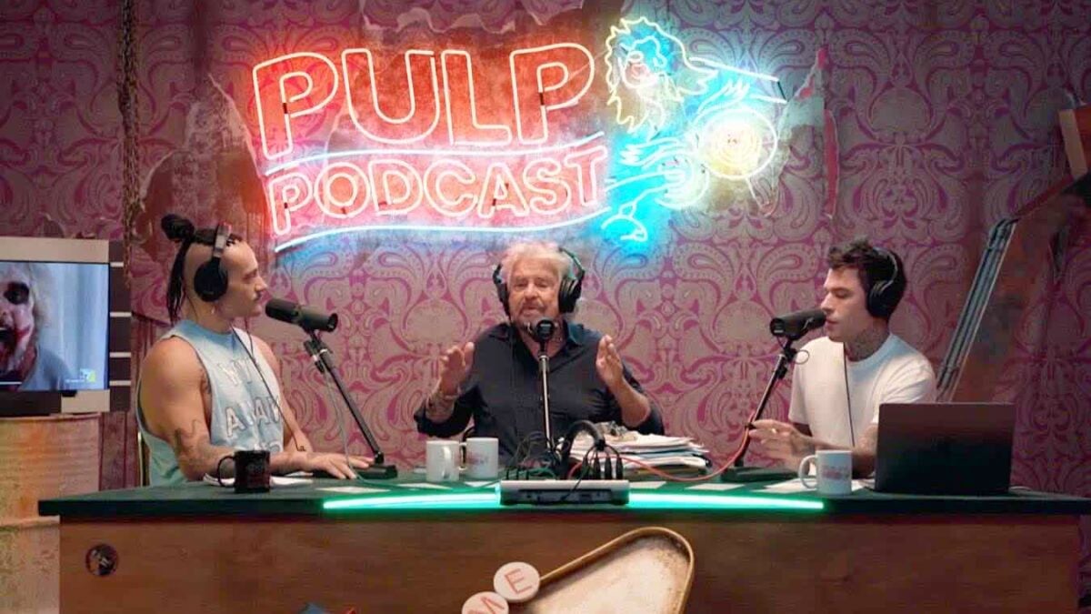 Ritorna il Grillo show: «Non fondo un partito ma il M5s cambi nome. Conte? Che sciagura»