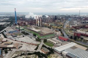 La Regione Puglia in campo per tenere chiusa l’ex Ilva