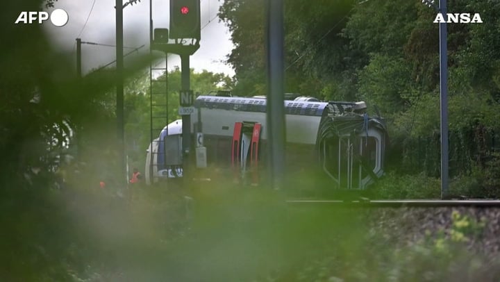 Treno deragliato in Francia, la polizia segue la pista del sabotaggio