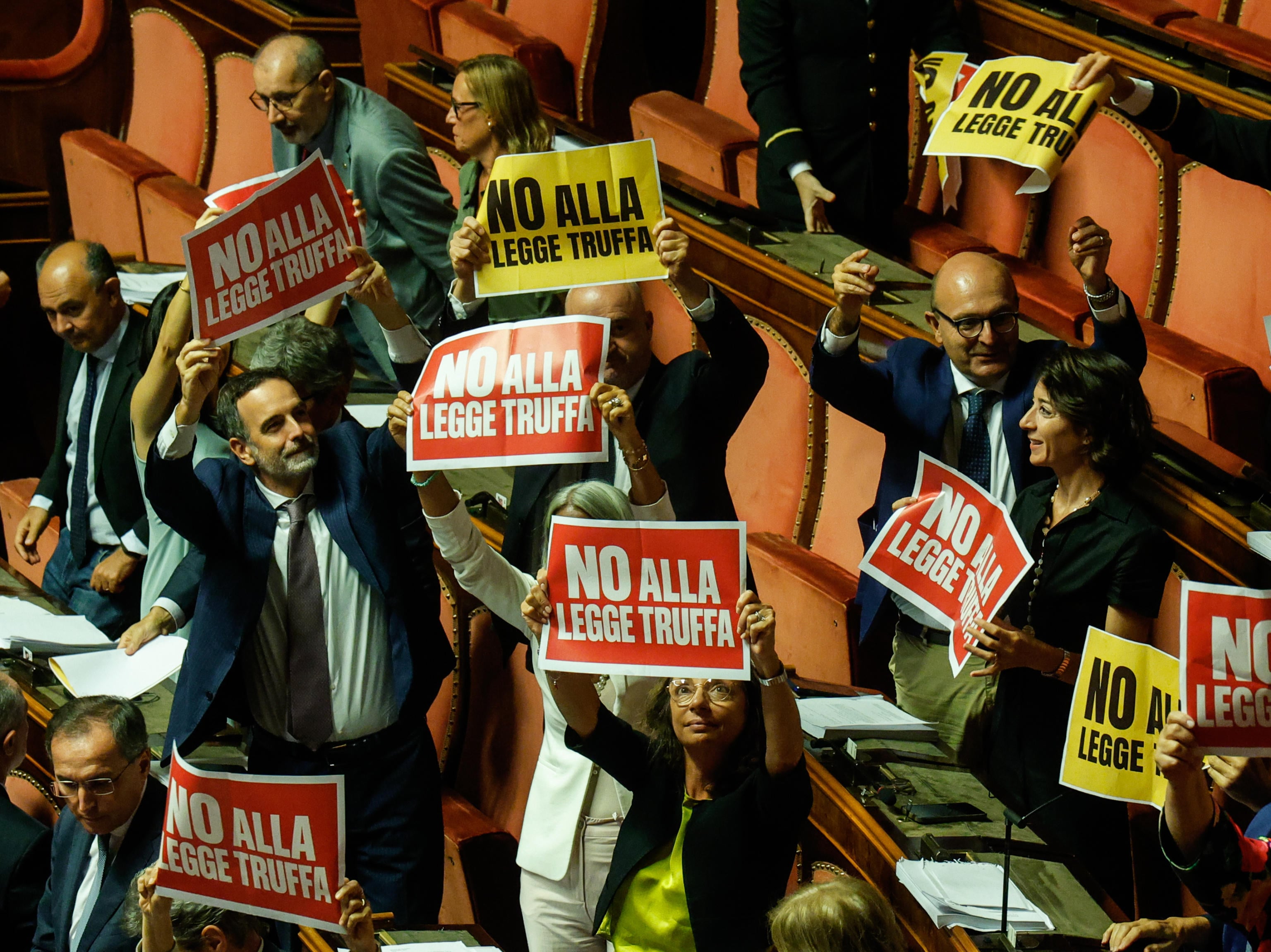 legge elettorale ma quale truffa scegliete chi votare da Laverita.info legge elettorale ma quale truffa scegliete chi votare