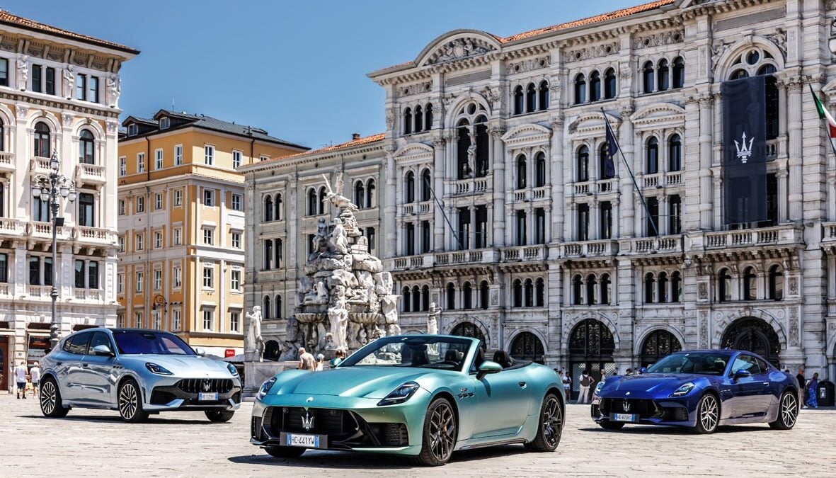 L’ultimo «tridente» di Maserati sfila tra le curve e il mare di Trieste