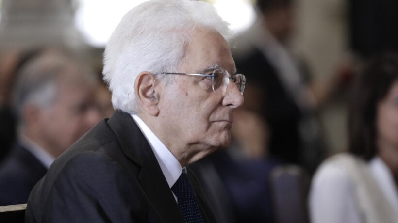 Mattarella impose il tetto per gli stranieri a scuola
