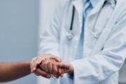 Per i medici non era idoneo al Cpr. Senegalese esce e molesta 7 donne