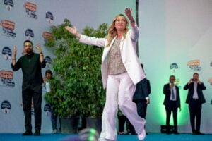 Meloni festeggia e piccona il green Ue: «Via col nucleare ed estrarremo più petrolio»