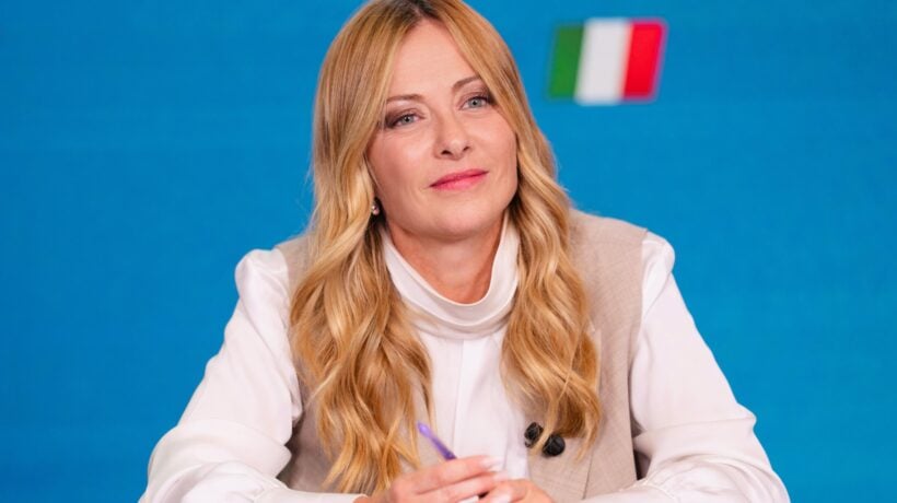 Nonostante il Quirinale, Meloni fa scuola: no al burqa e 30% massimo di stranieri