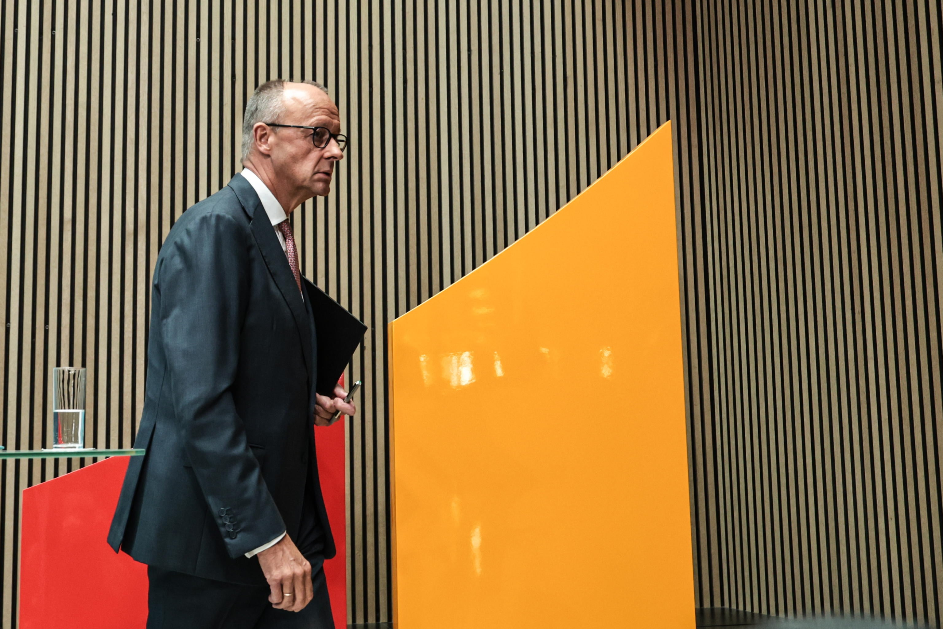 resto per garantire la democrazia il delirio di merz orfano di consenso da Laverita.info resto per garantire la democrazia il delirio di merz orfano di consenso