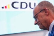 Achtung: AfD avanza ancora, Merz barcolla