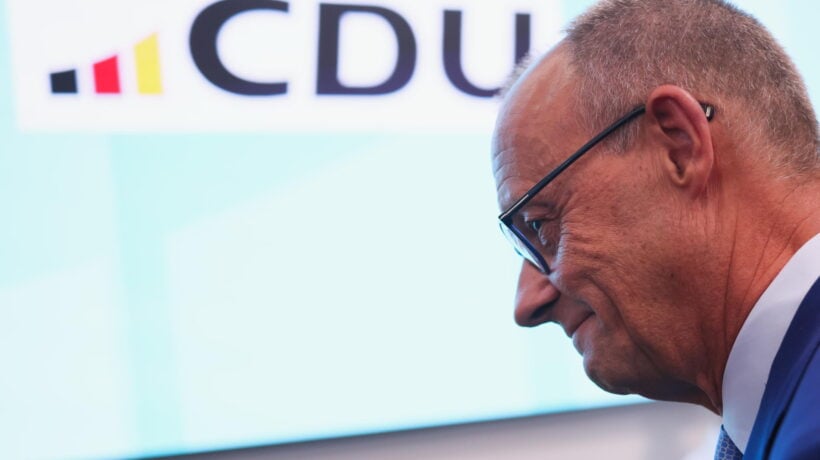 Achtung: AfD avanza ancora, Merz barcolla