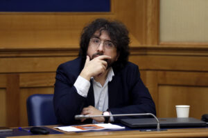 Deputata Avs nella chat con i medici no Cpr