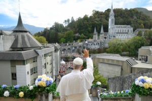 Papa Leone XIV durante il viaggio apostolico in Francia